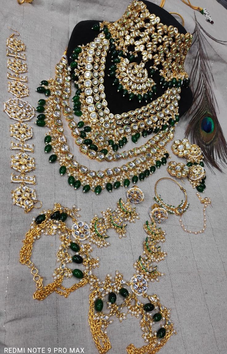 Awesome Aashna Super Combo Kundan Set